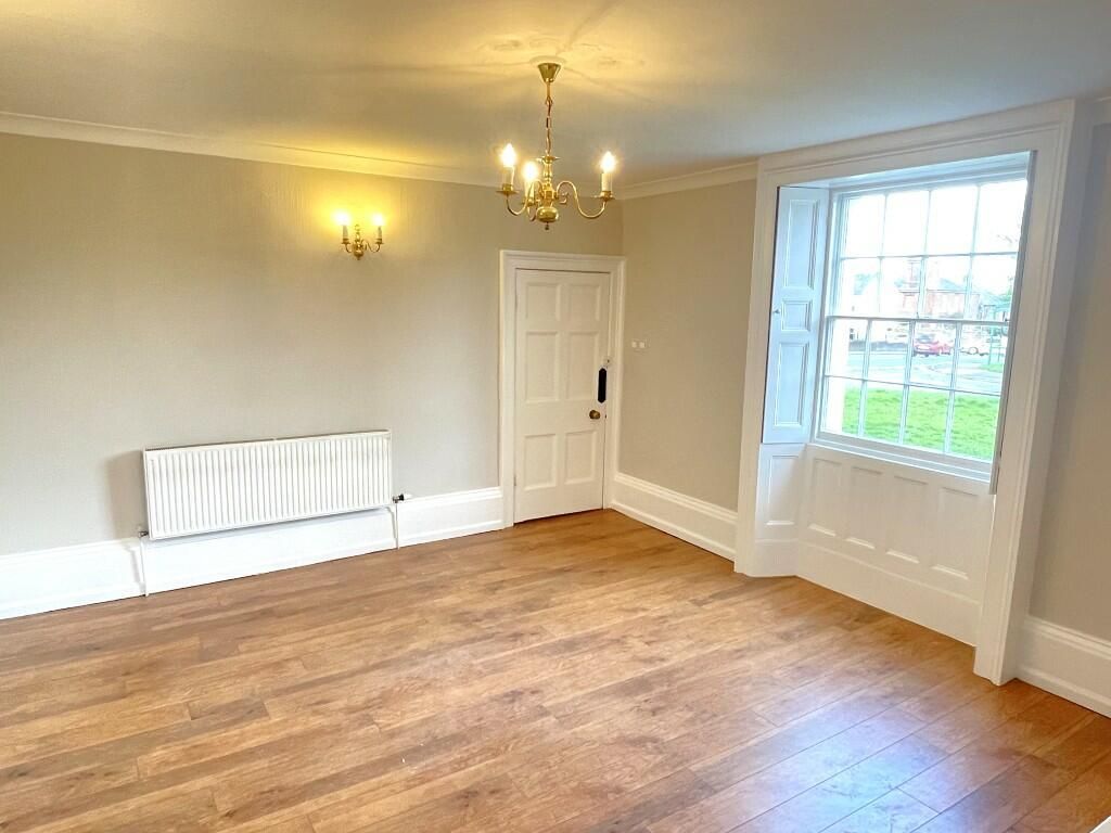 Property photo 2 of 32
