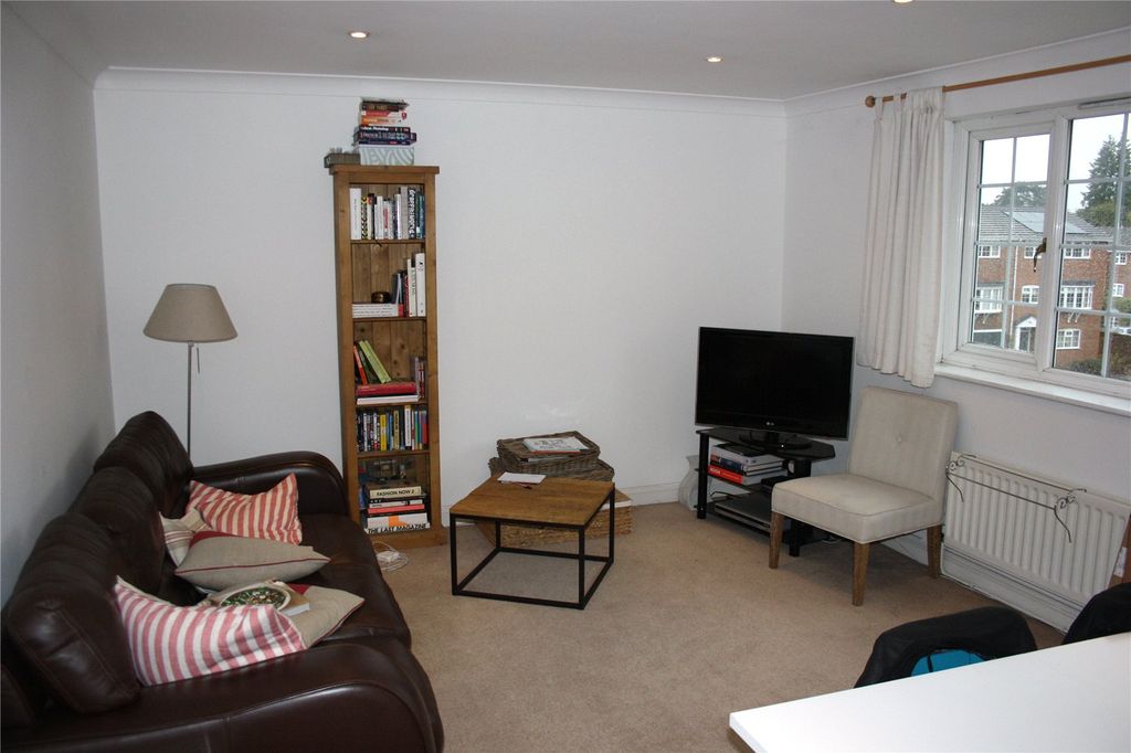 Property photo 2 of 6 Living/Dining Area