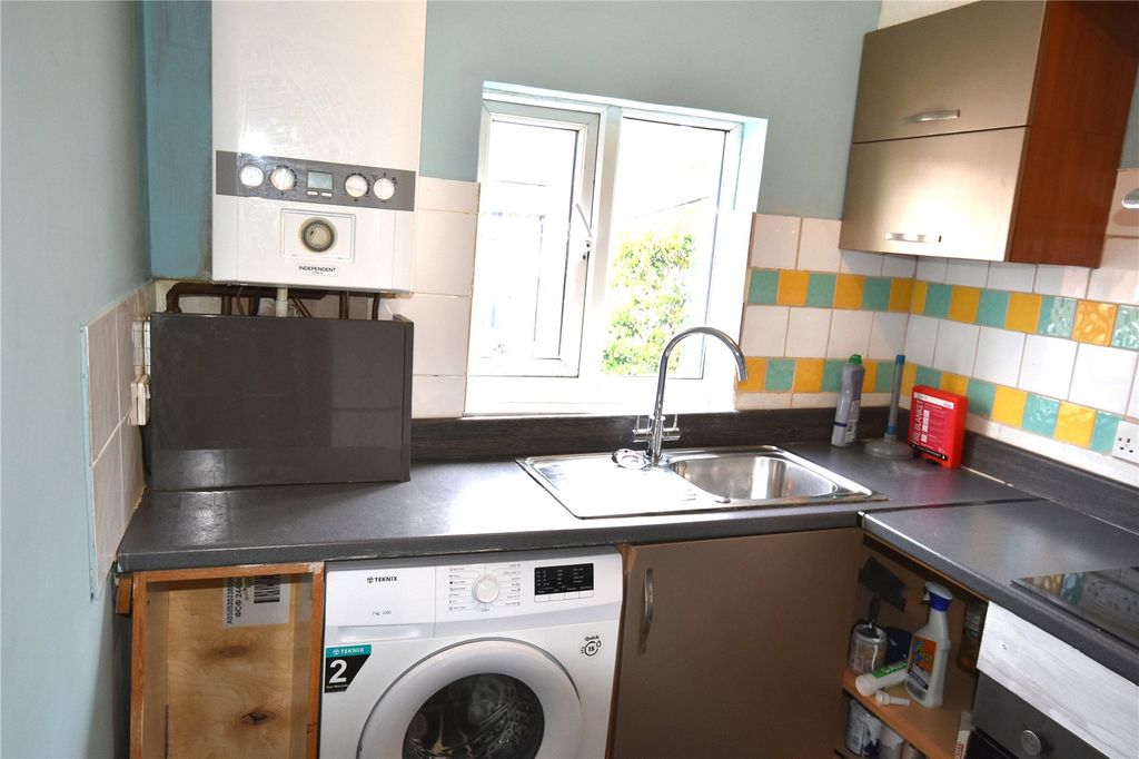 Property photo 2 of 13 Picture No. 11