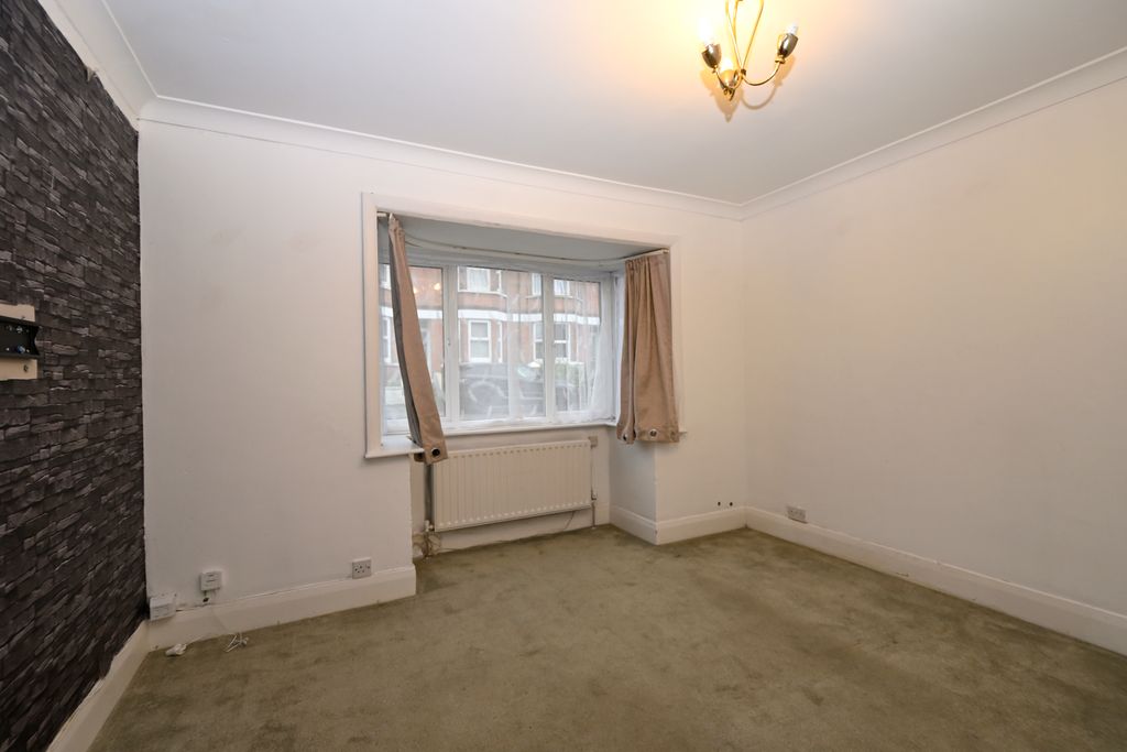 Property photo 2 of 7 Living Room