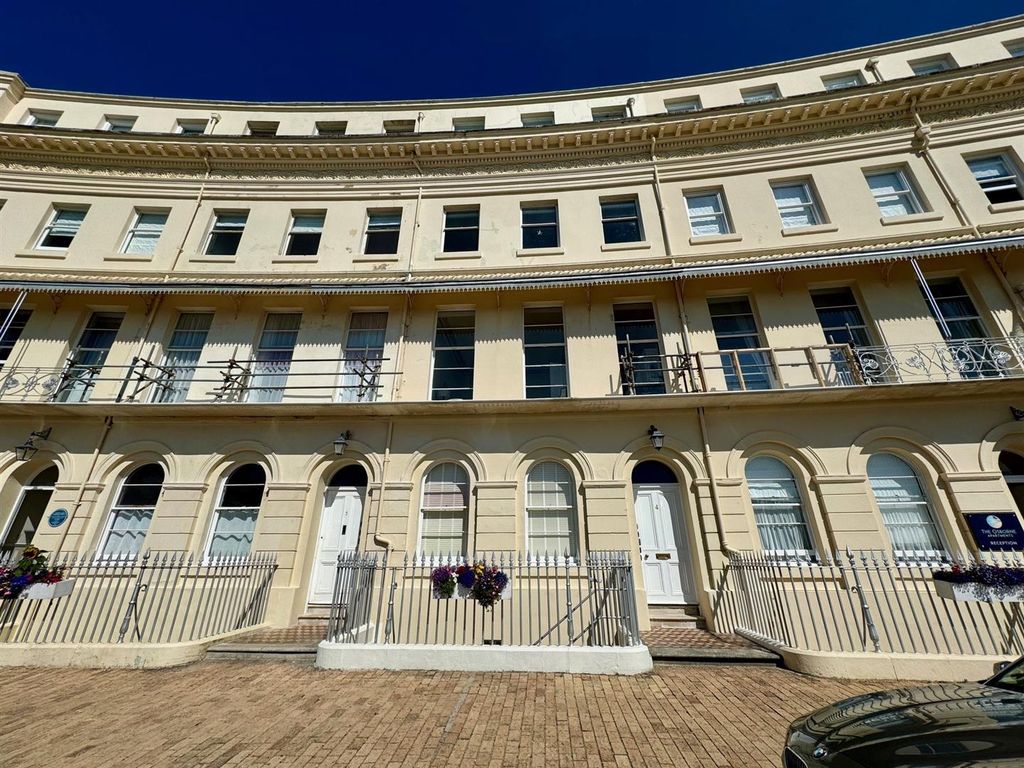 Property photo 1 of 18 Communal Exterior / Parking