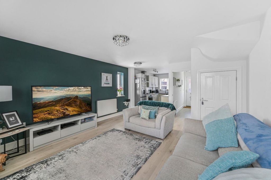 Property photo 2 of 15 Lounge/Dining Room