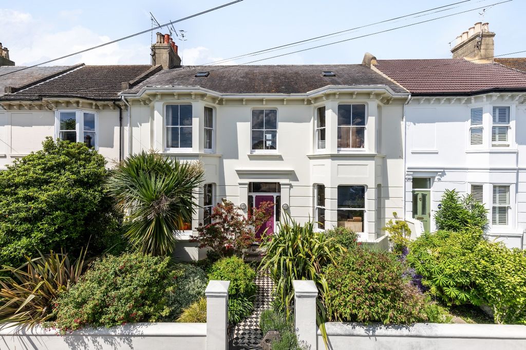 Property photo 1 of 21 4228380