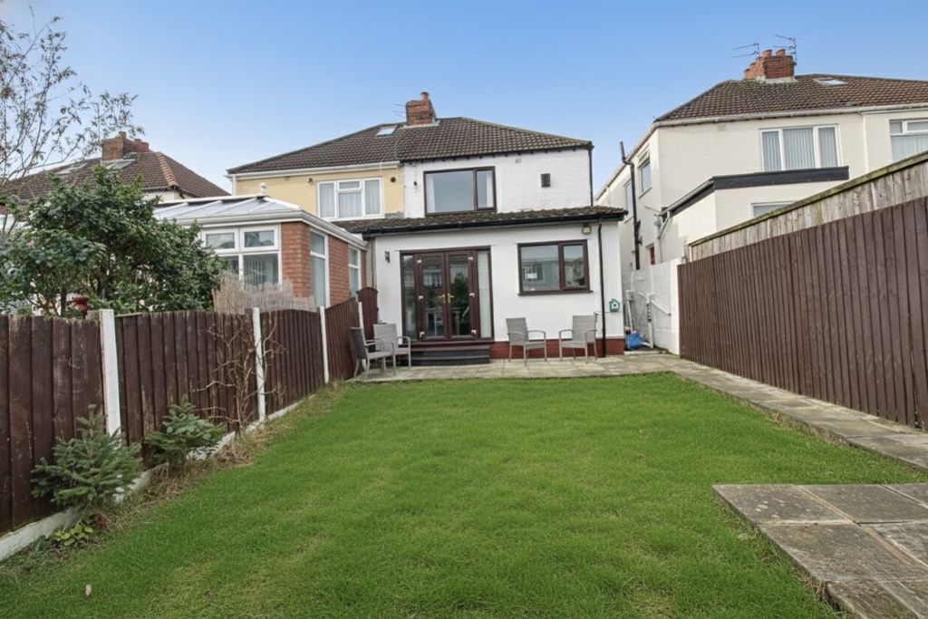 Property photo 3 of 12