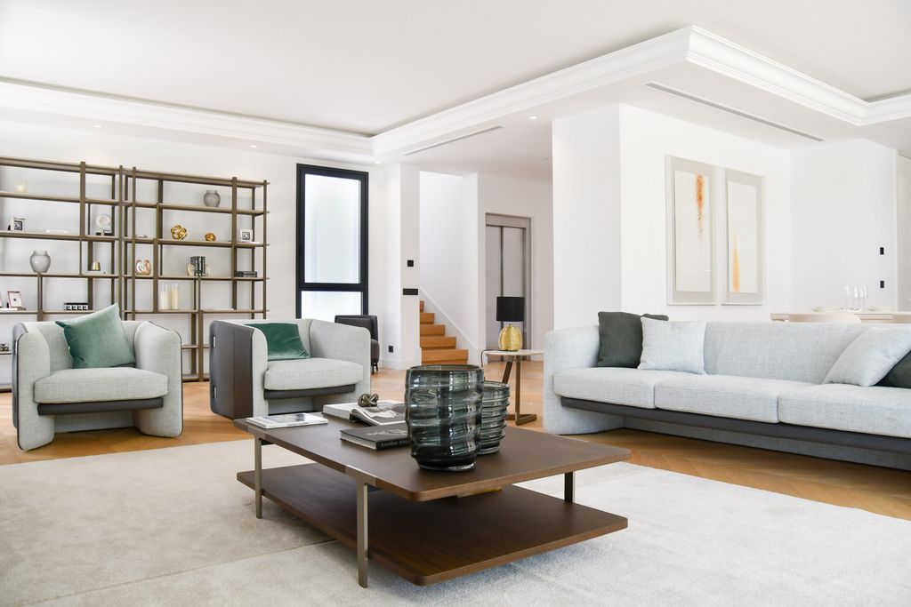 Property photo 3 of 33