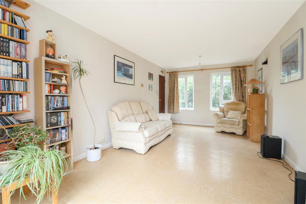 Property photo 3 of 20
