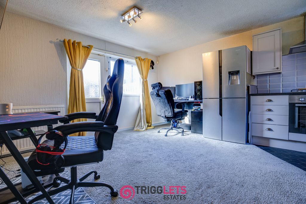 Property photo 3 of 24