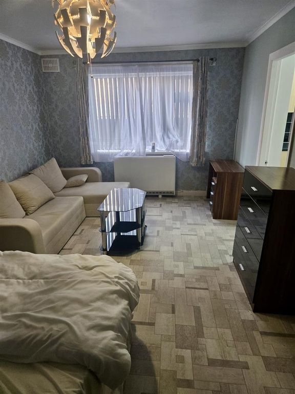 Property photo 2 of 15 6Fe1045F-7B81-4B21-B014-Ba3Cf3A50357.Jpg