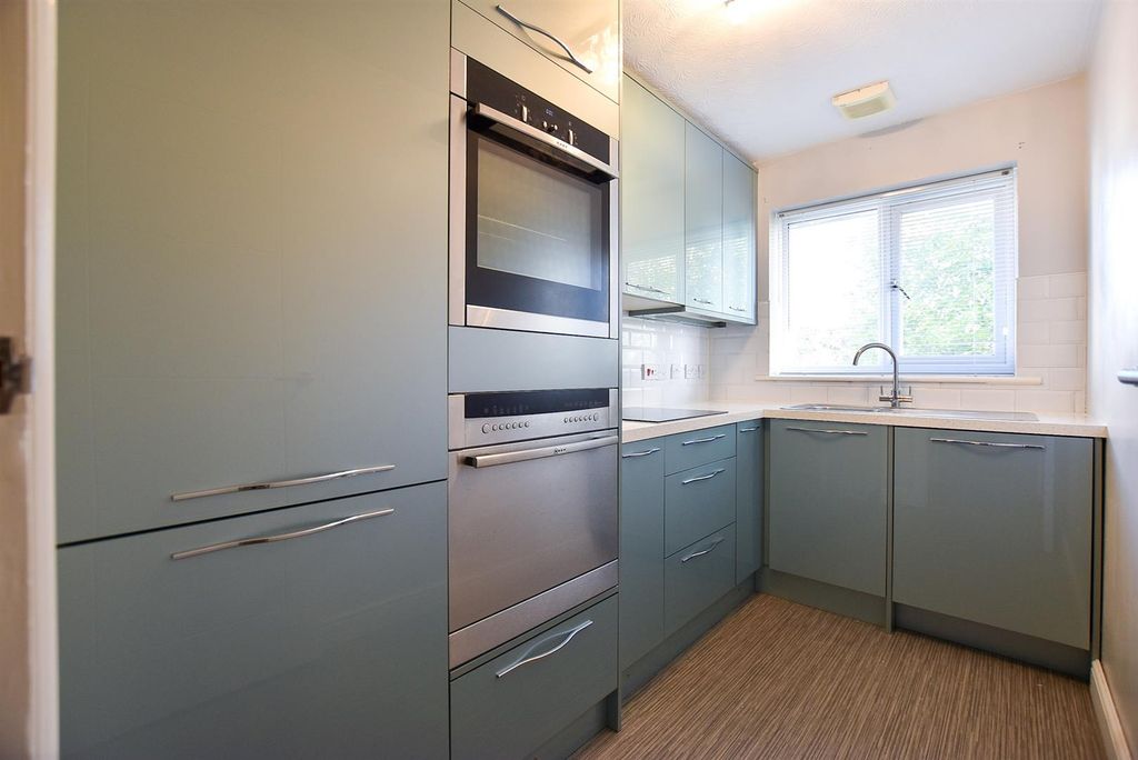 Property photo 2 of 7 Kitchen.Jpg