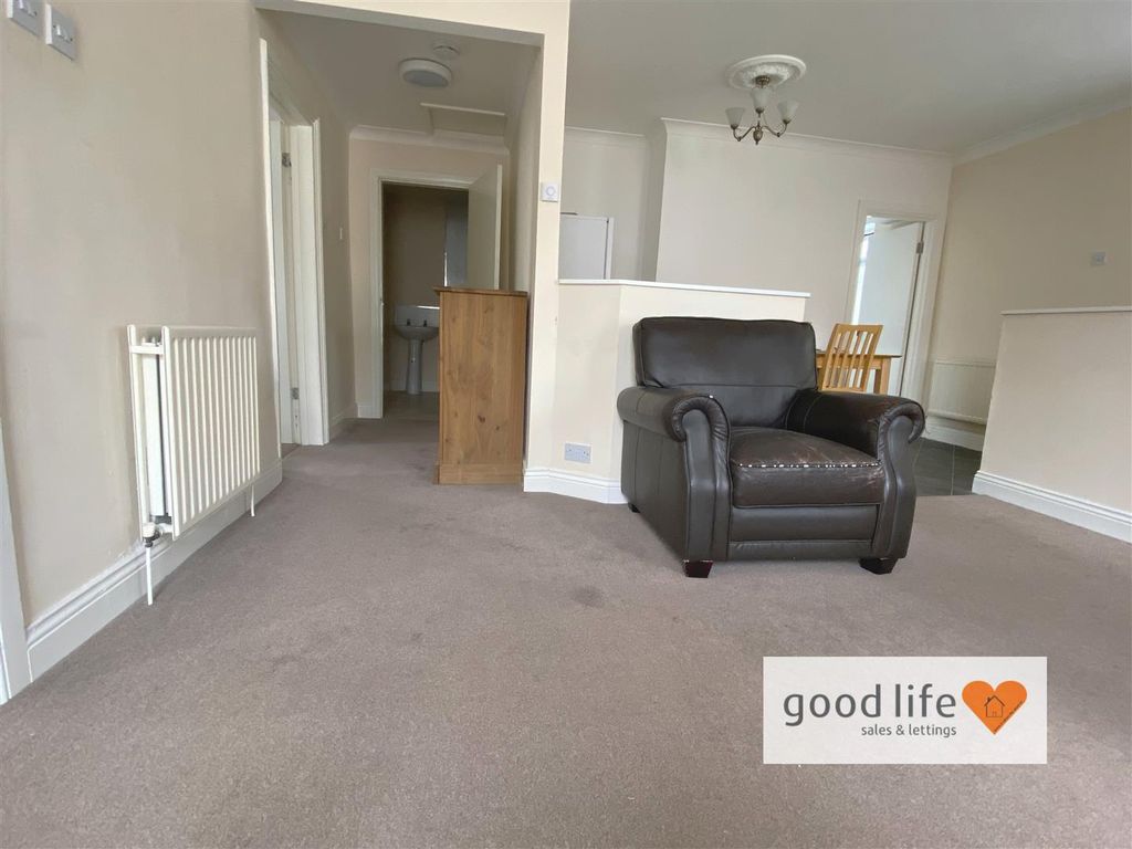 Property photo 2 of 15 Lounge 2.Jpg