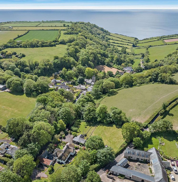 Property photo 1 of 19 Thorn Farm