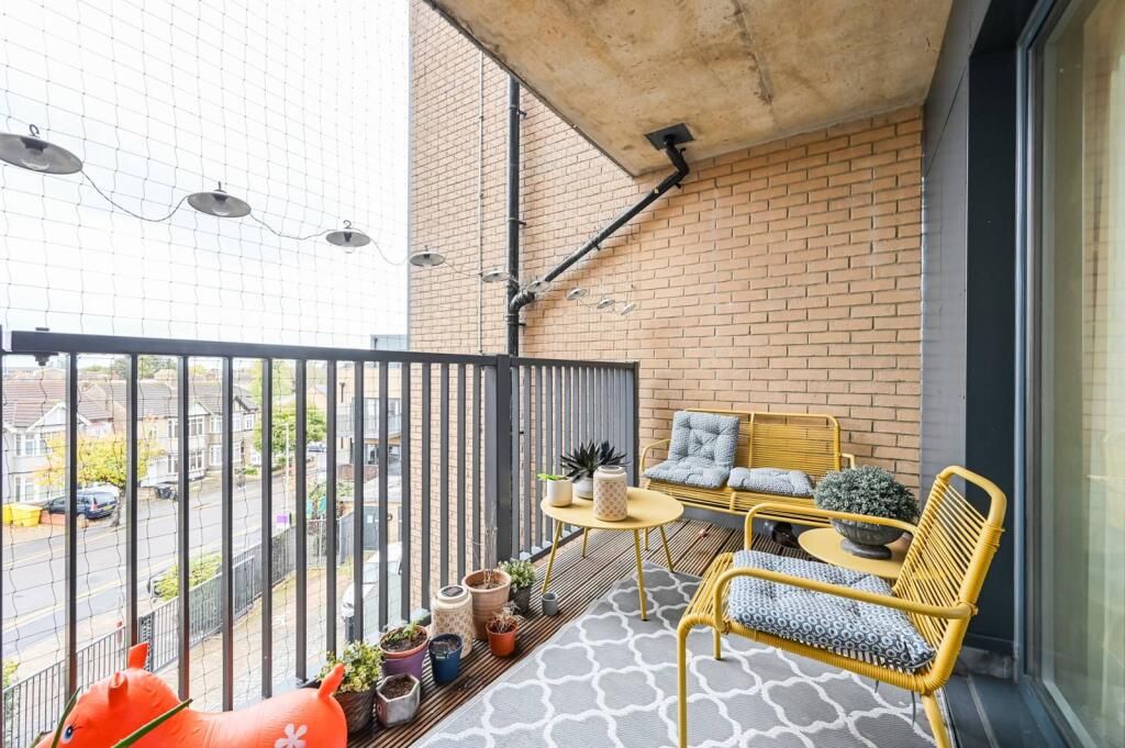 Property photo 2 of 17 Balcony