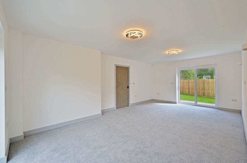 Property photo 3 of 34
