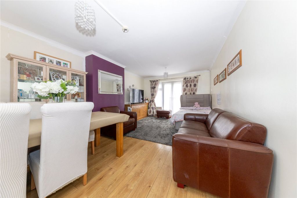 Property photo 2 of 19 Picture No. 04