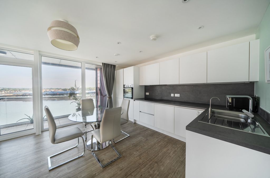 Property photo 3 of 16 1508268-14-6A7F8F...