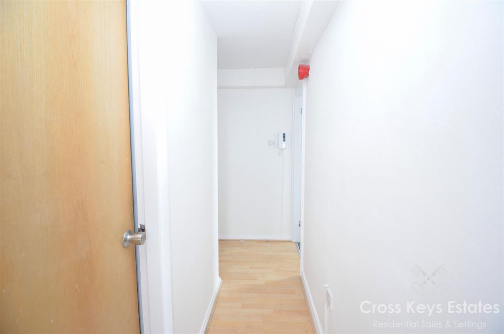 Property photo 2 of 20 Hallway