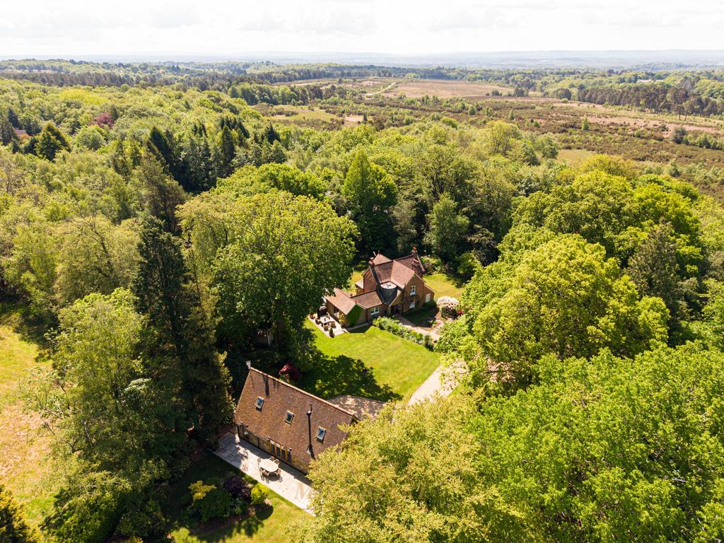 Property photo 2 of 34