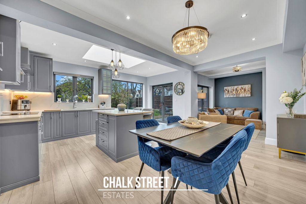 Property photo 3 of 29