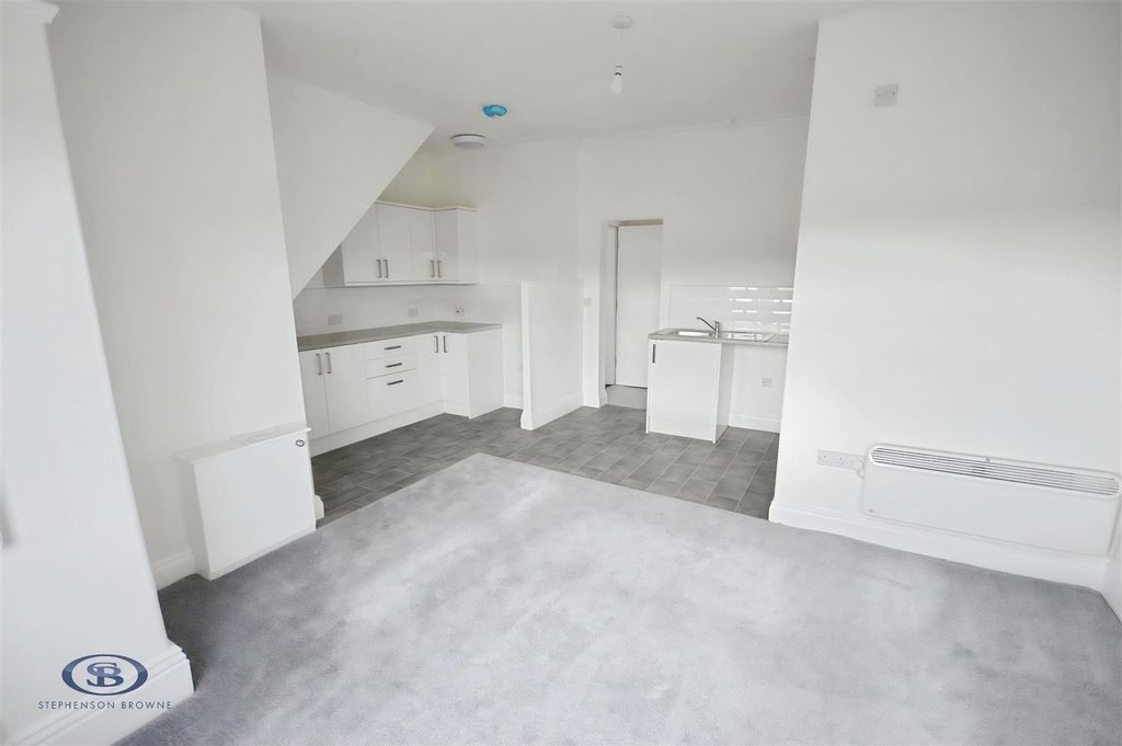 Property photo 2 of 8 0Dd5Ac38-Kit.Jpg