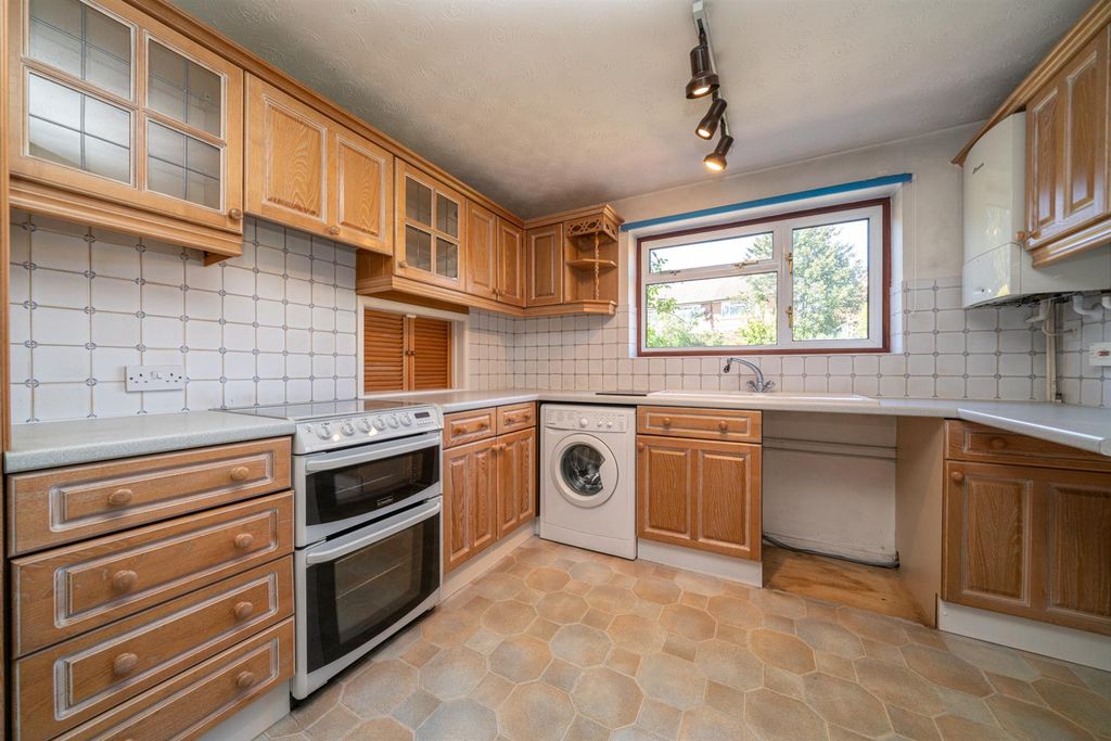 Property photo 3 of 23 Kitchen