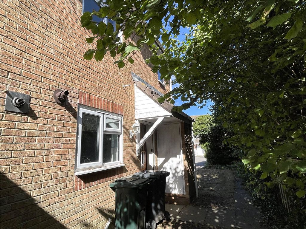 Property photo 1 of 6 Front