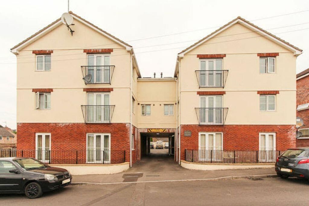 Property photo 1 of 13 16Ea617781B04Ad04043Bff6Df320A7c
