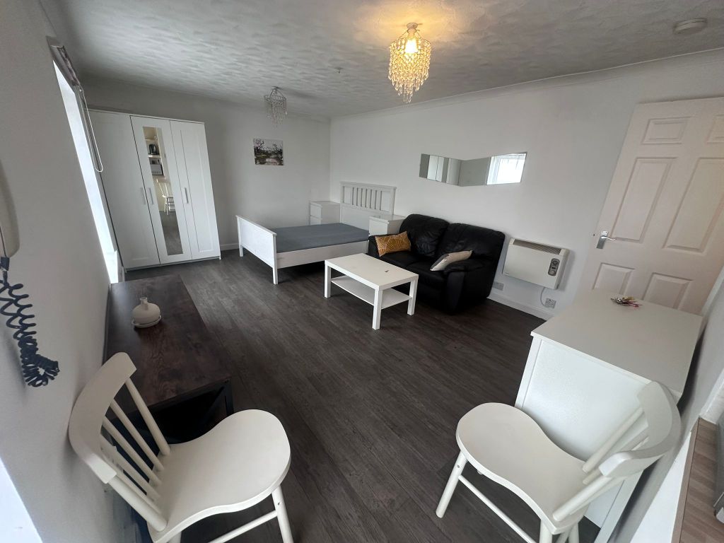 Property photo 3 of 11 Property