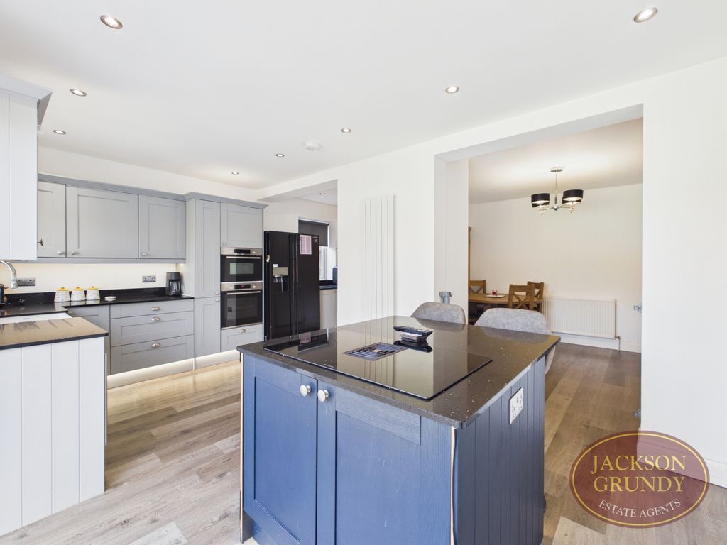 Property photo 2 of 17 Main Road