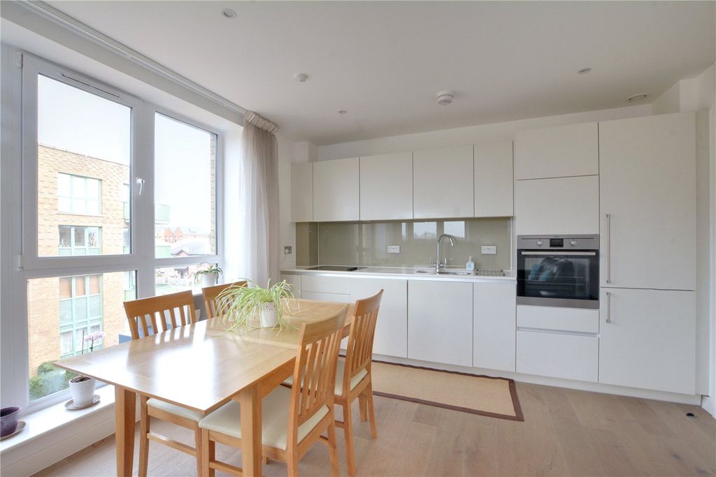 Property photo 2 of 24 Picture No. 14