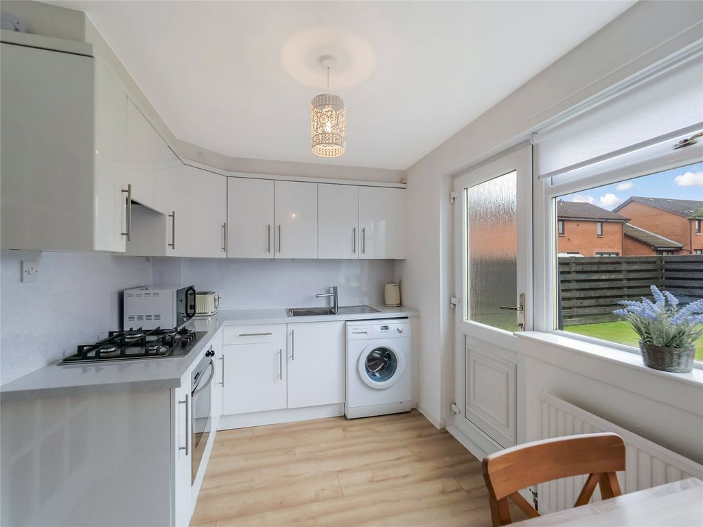Property photo 3 of 12 Kitchen