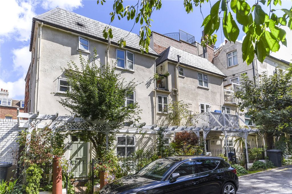 Property photo 2 of 16 Picture No. 07