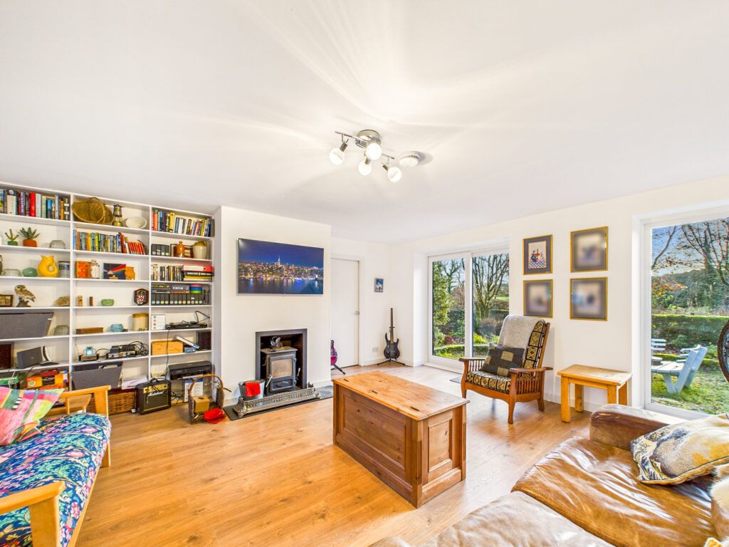 Property photo 2 of 31