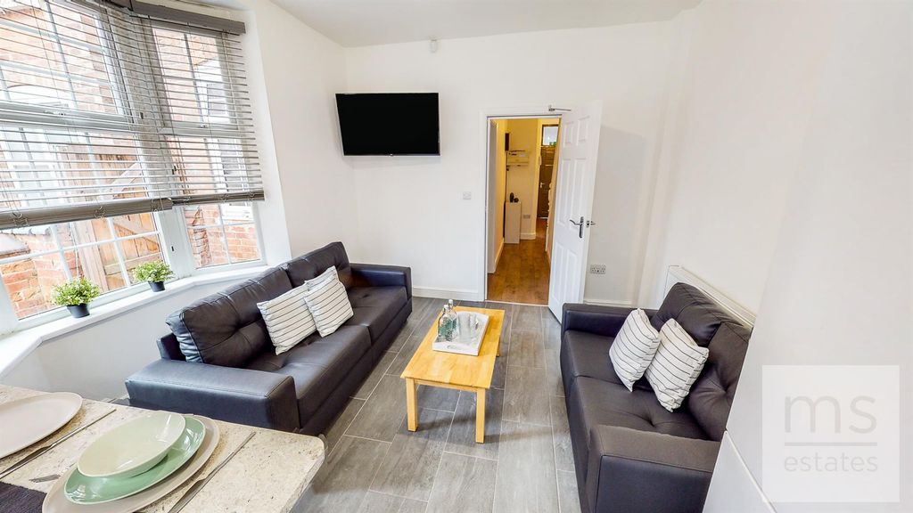 Property photo 3 of 14 26-Bute-Avenue-09092022_103413.Jpg