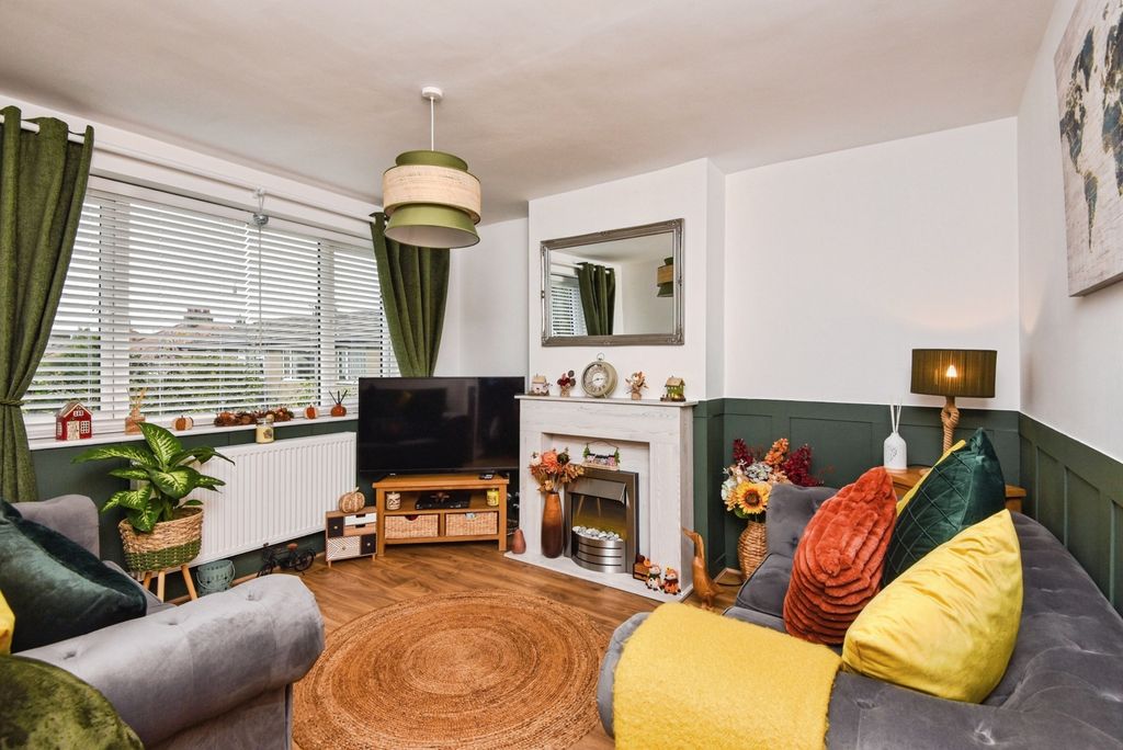 Property photo 3 of 20 Pbox-Img.Jpg