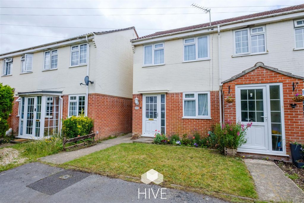 Property photo 1 of 17 Owls Road
