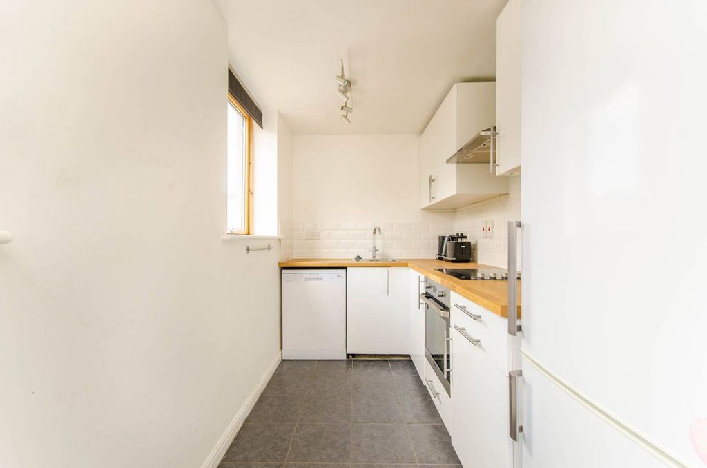 Property photo 3 of 7