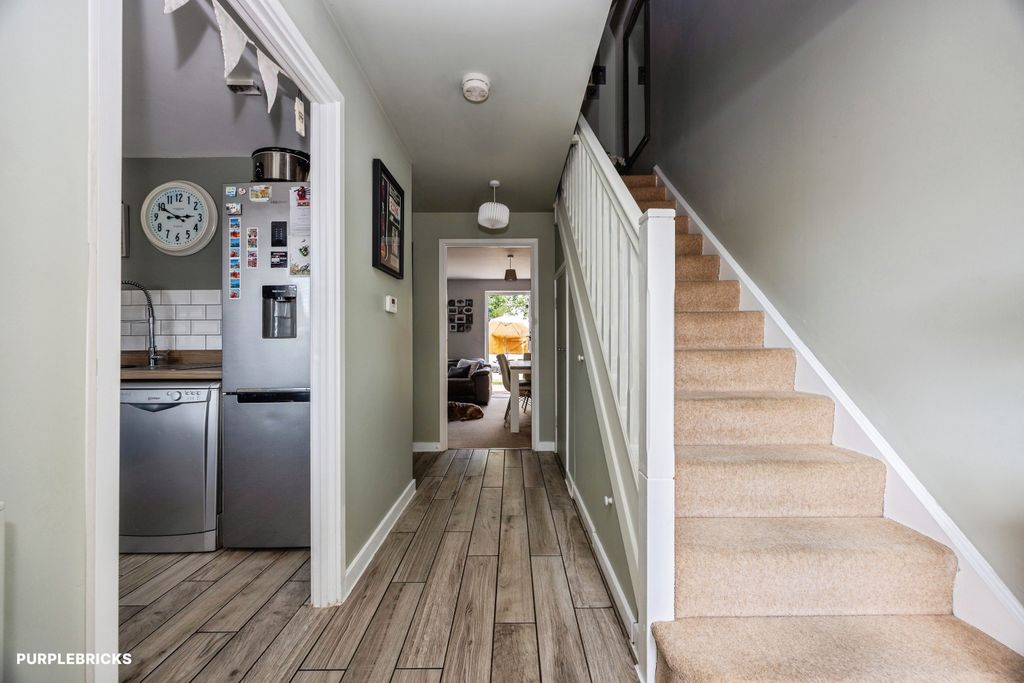 Property photo 2 of 16 Entrance Hallway