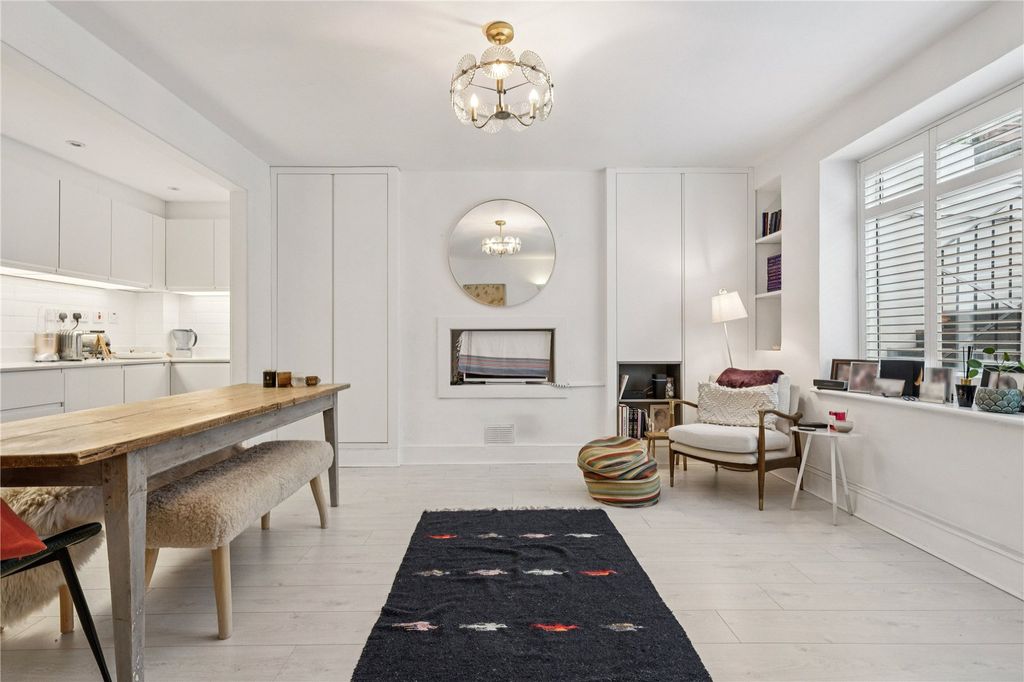 Property photo 2 of 11 Reception Room