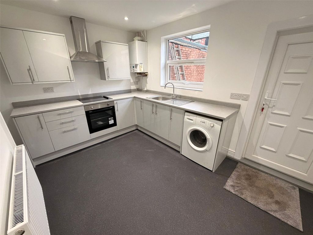 Property photo 3 of 7 Picture No. 06