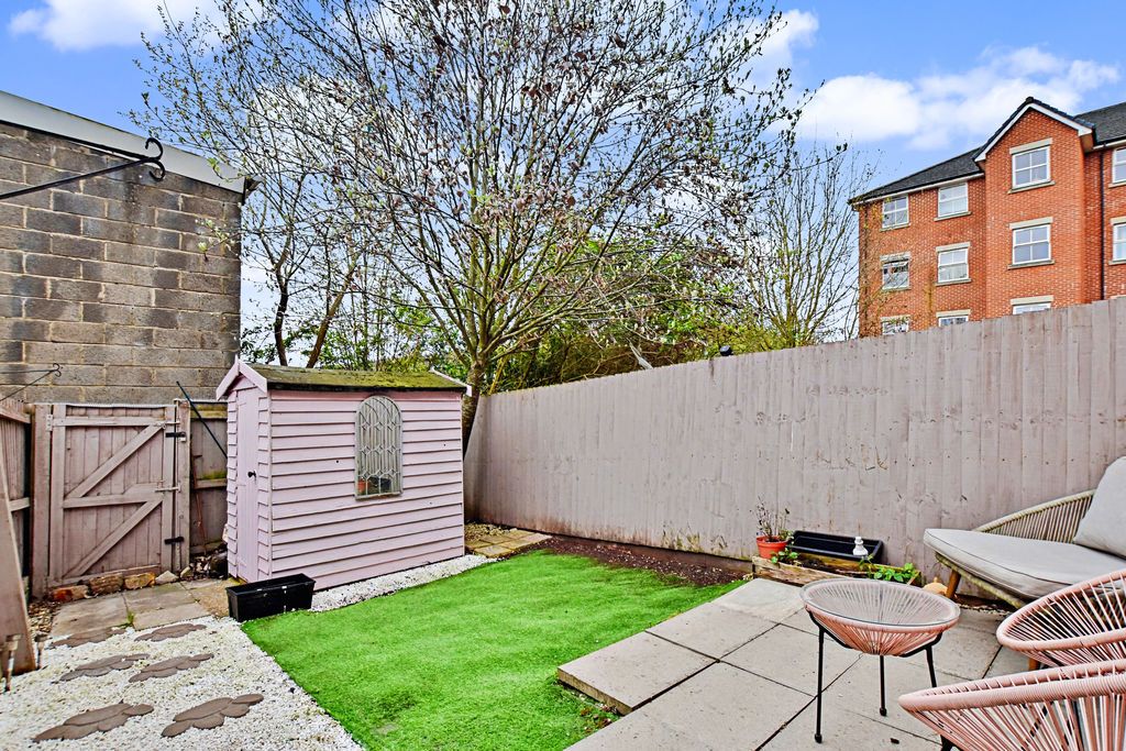 Property photo 1 of 15 Photo 3