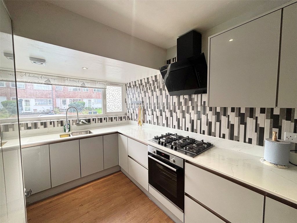 Property photo 3 of 17 Kitchen