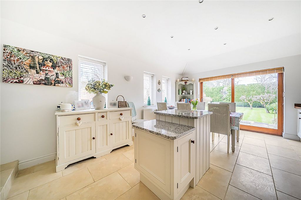 Property photo 2 of 17 Picture No. 83