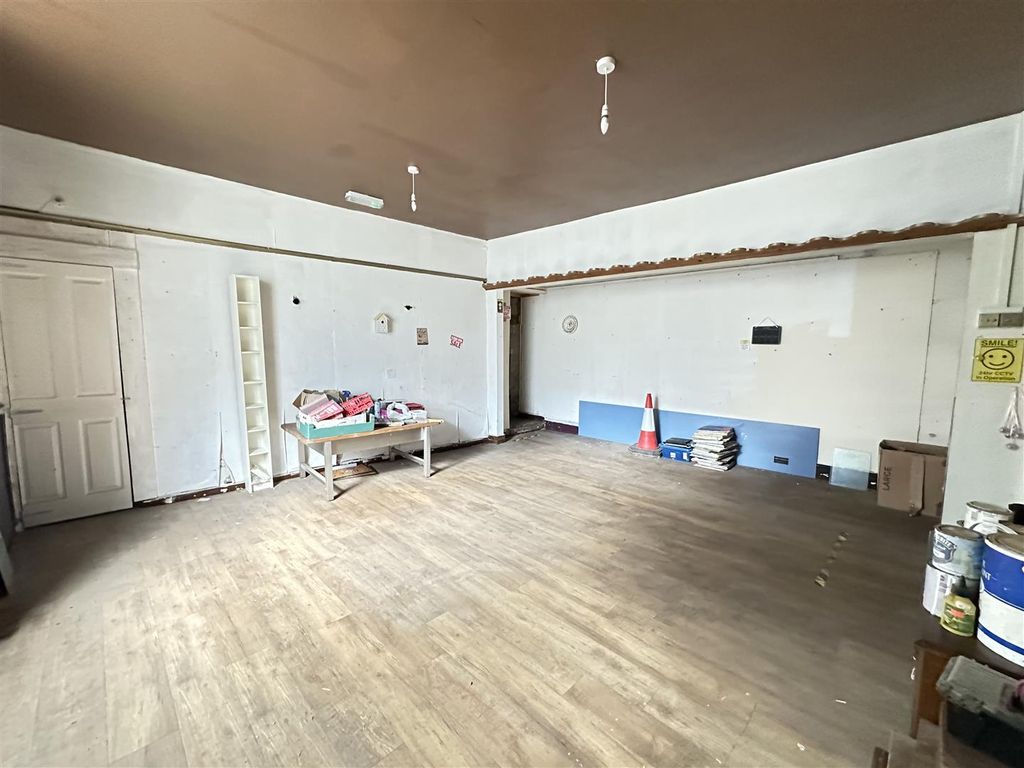 Property photo 3 of 14 Ground Floor