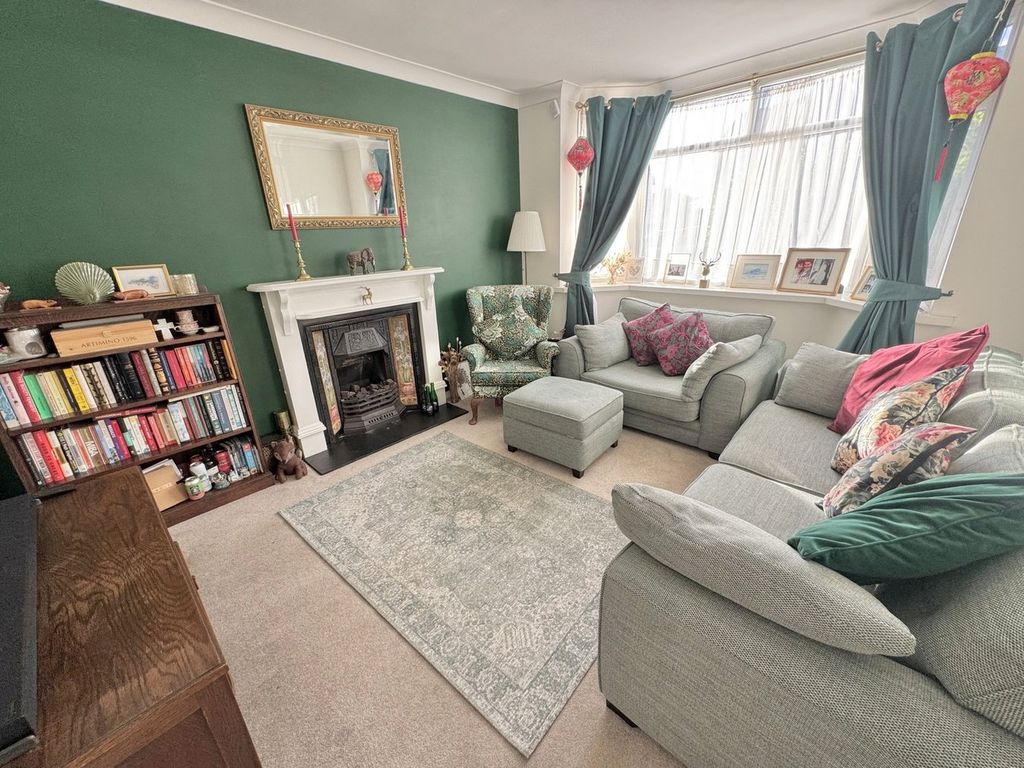 Property photo 2 of 19