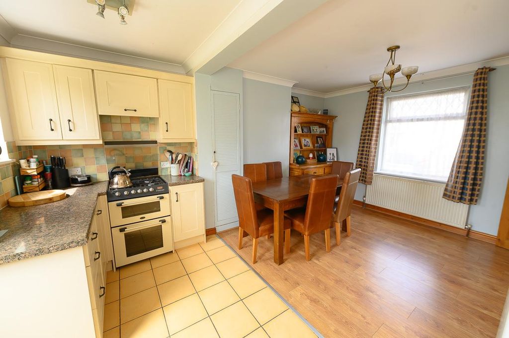 Property photo 3 of 17 Kitchen-Diner.Jpg