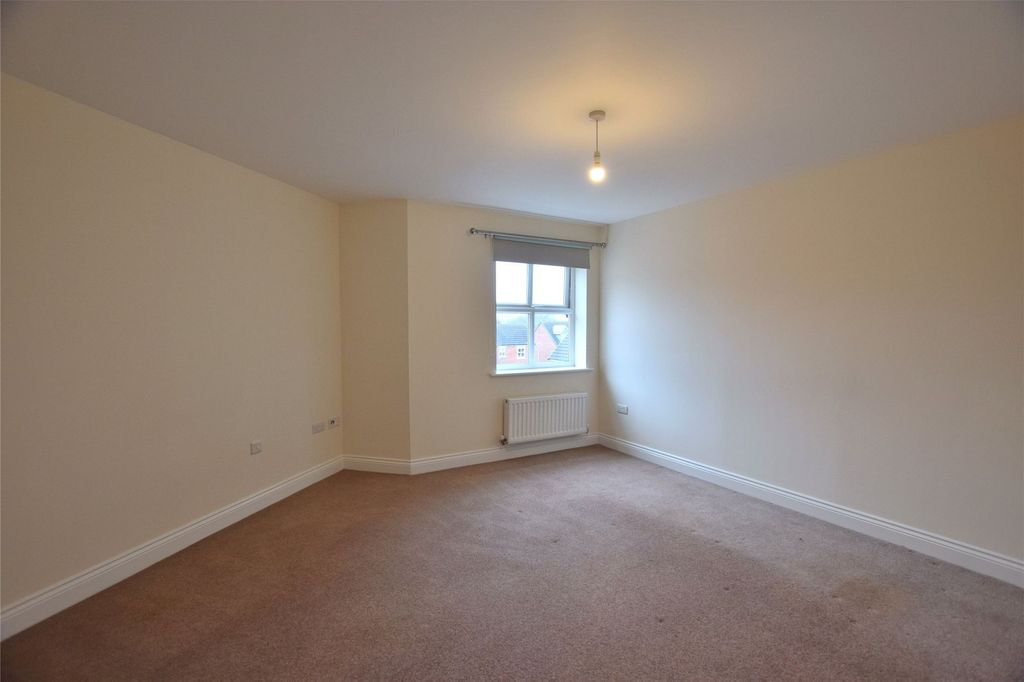 Property photo 2 of 8 Lounge