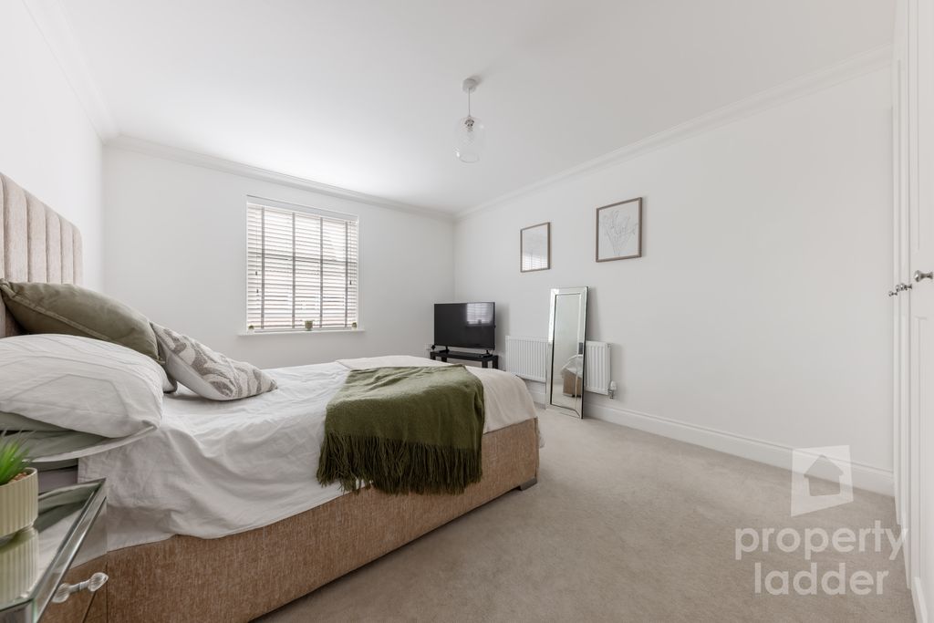 Property photo 2 of 15 Pl