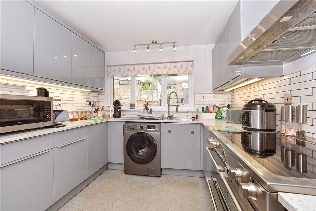 Property photo 3 of 15 Kitchen