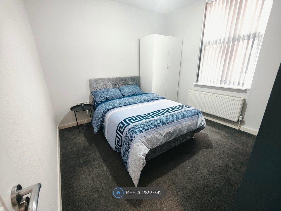 Property photo 2 of 10 Bedroom