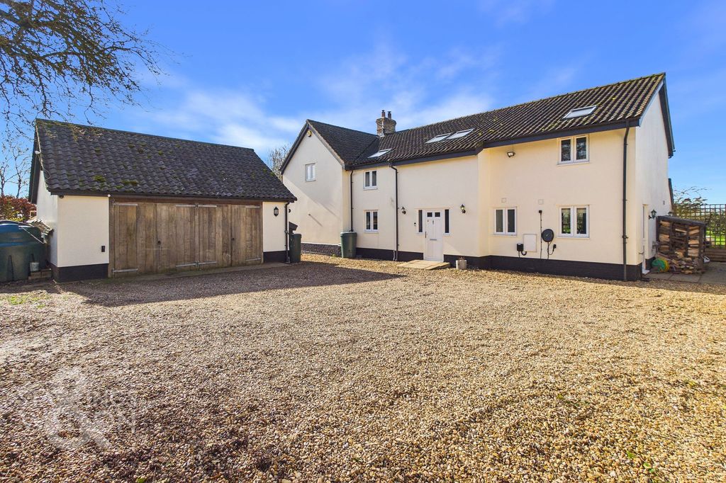 Property photo 1 of 43